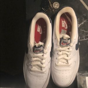 Air Forcs 1 ( wore 4x)